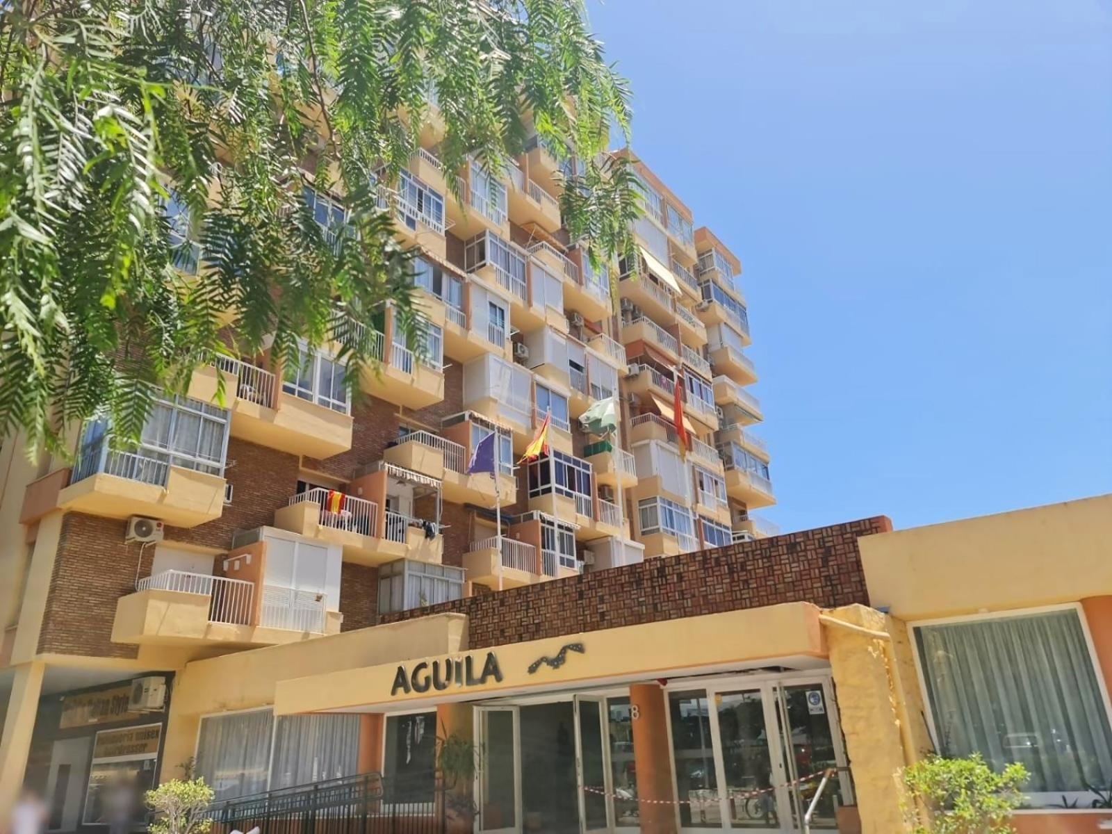 Estudio Aguila Prive Aceptamos Mascotas Benalmadena Bagian luar foto