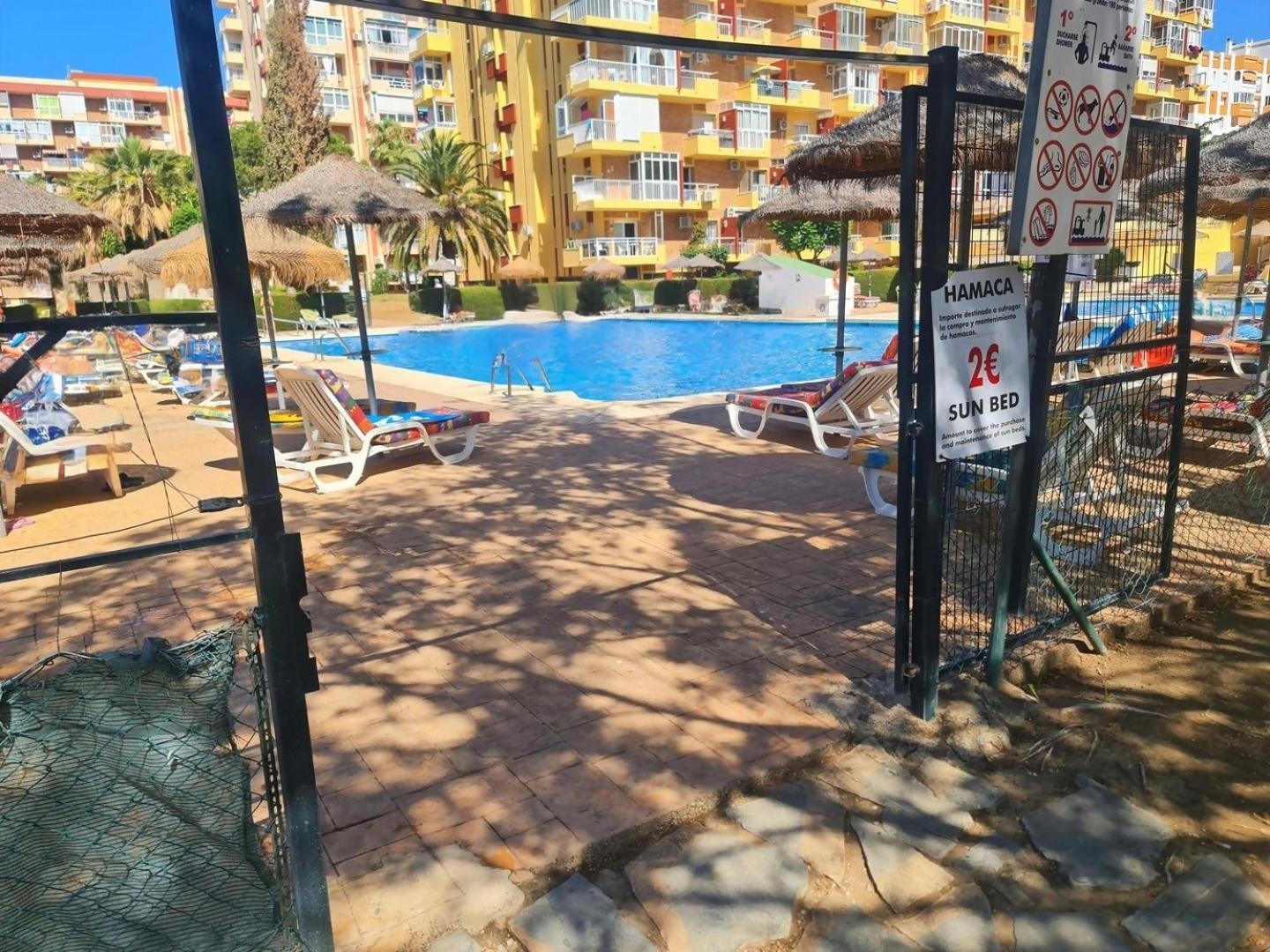 Estudio Aguila Prive Aceptamos Mascotas Benalmadena Bagian luar foto